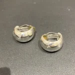 シャネル　ロゴ　フープイヤリング